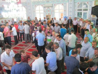 ÇAMLIBEL’DE BAYRAMLAŞMA CAMİDE YAPILDI