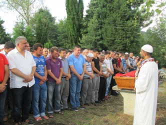 HARUN GÖZYAŞLARI İÇİNDE TOPRAĞA VERİLDİ