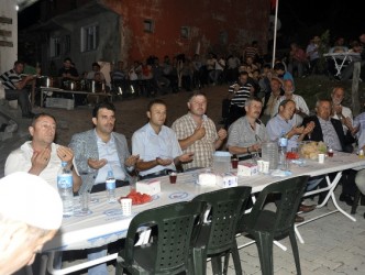 ŞEHİT AİLESİNİ UNUTMADILAR