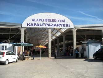 KAPALI PAZAR YERİNDE ENGELLİ SORUNU