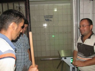 TUVALETLERE TURNİKE KARARI  ORTAK ALINDI