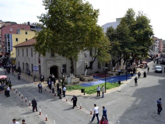 BELEDİYE CAMİYE SECCADE YARDIMI YAPTI