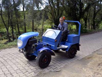 TARLADA SÜRÜLEN MOTORDAN ARAZİ ARACI YAPTI