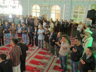 ÇAMLIBEL KÖYÜNDE TOPLU BAYRAMLAŞMA
