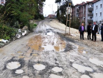 HER YOLU YAPAN BAŞKAN BU YOLADA EL ATTI