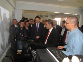 TÜRKİYEDE İLK DEFA SİMÜLATÖRLÜ İŞ MAKİNASI KURSU