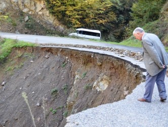 GÜMELİ’DE KORKUTAN YOL…