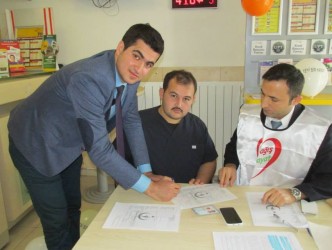 İLK ORGAN  BAĞIŞINI SAĞLIK MÜDÜRÜ YAPTI