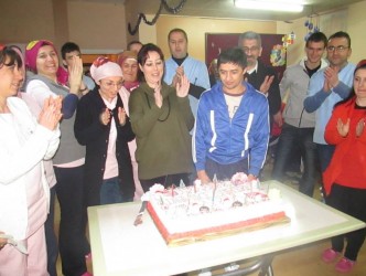 BAKIM MERKEZİNDEKİ ENGELLİLER EĞLENDİ