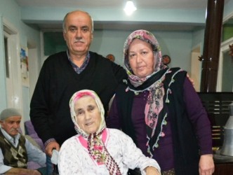 TEKERLEKLİ SANDALYE HEDİYE ETTİLER