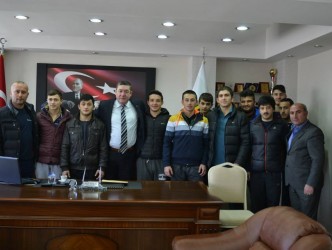 ALAPLILI GÜREŞÇİLER TÜRKİYE ŞAMPİYONASINA GİTTİ