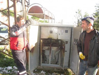 TRAFO PATLADI MAHALLEDE PANİK OLDU
