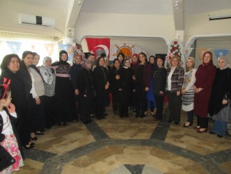 AK PARTİLİ KADINLAR ETKİNLİK DÜZENLEDİ