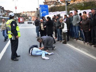 YOLUN KARŞISINA GEÇMEYE ÇALIŞIRKEN…..