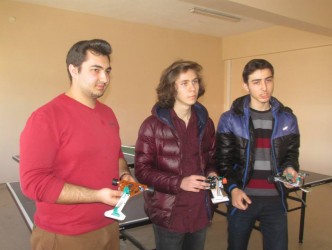 ÖĞRENCİLER ROBOT YARIŞMASINA KATILACAK