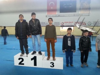 KARŞIYAKA ORTAOKULUNDAN SATRANÇ İL BİRİNCİSİ