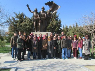 ÖĞRENCİLER SON GEZİLERİNDE  ŞEHİTLİKLERİ GEZDİLER