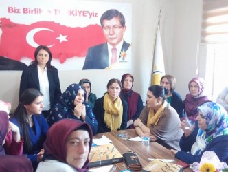 AK PARTİLİ KADINLAR BİR ARAYA GELDİ