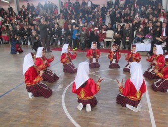 23 NİSAN BAYRAMI TÖRENLERLE KUTLANDI