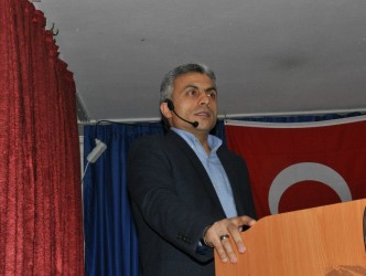TÜKETİM VE İNSAN KONFERANSI DÜZENLENDİ