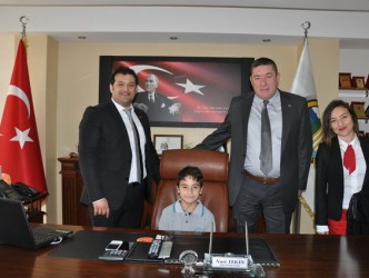 BELEDİYE BAŞKANLIĞI KOLTUĞUNA HASAN ÇELİK OTURDU