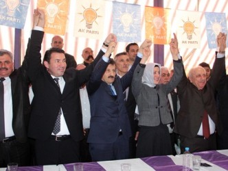 AK PARTİ  ZONGULDAK’TA GÖVDE GÖSTERİSİ YAPTI