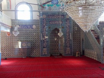 ULU CAMİNİN HALILARI DÖŞENDİ