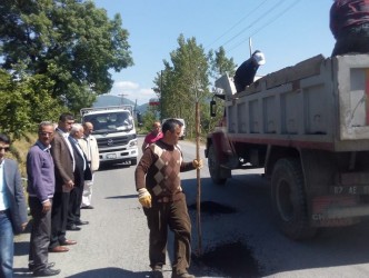 BOZUK YOLLAR TAMİR EDİLİYOR