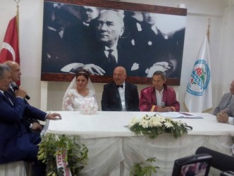 GAZETECİLER NİKAH KIYDI