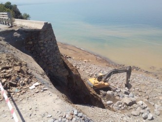 ÖLÜCE’DE ÇÖKEN YOL YAPILIYOR