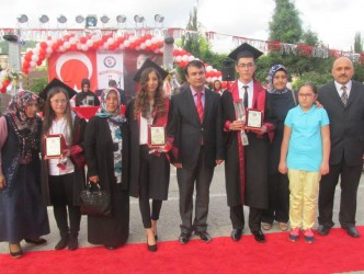 ANADOLU LİSESİNDE MEZUNİYET TÖRENİ