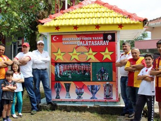 FANATİK ÇEŞME SARI KIRMIZI BOYANDI