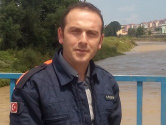 ALAPLI ÇAYI SU  SEVİYESİNİ KONTROL EDİYORLASR