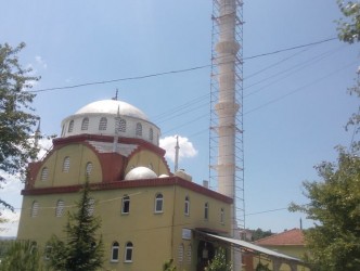 ÖMERLİ DUMANLAR CAMİSİNE MİNARE YAPTIRILDI