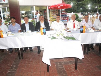 MUHTARLAR DERNEĞİ İFTAR YEMEĞİ VERDİ