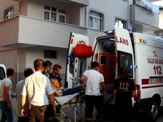 EŞİNİ VE KIZINI VURDU İNTİHAR ETTİ