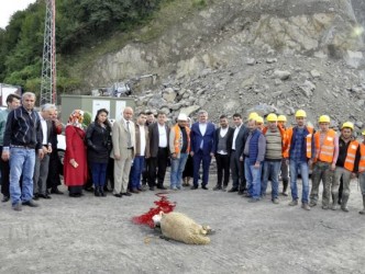 ÇATUROĞLU, KİLİMLİDE İLK TEMELİNİ ATTI