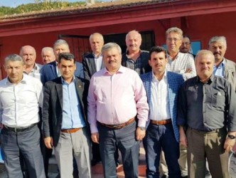 YALI BOYU MUHTARLARI ÇATUROĞULU’NU BAĞRINA BAST