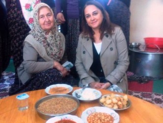 BÜYÜKTEKKE KÖYÜNDE İMECE USULÜ AŞURE