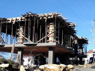 AYDINYAYLA KÖY KONAĞI YARDIM BEKLİYOR