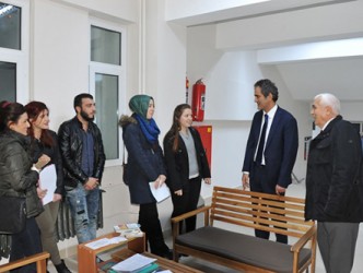 REKTÖR ÖZER, ALAPLI MYO’NDA İNCELEMELERDE BULUNDU