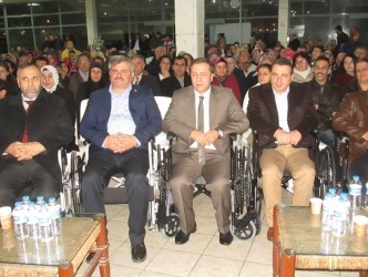 PROTOKOL  TEKERLEKLİ SANDALYEYE OTURDU
