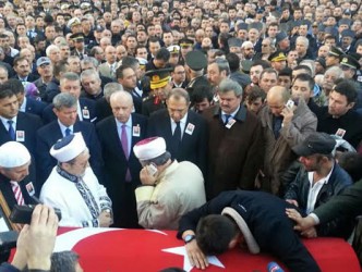 GÖZYAŞI VE DUALARLA UĞURLANDI
