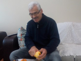 TRABZON HURMASINI KURUTARAK SAKLIYOR