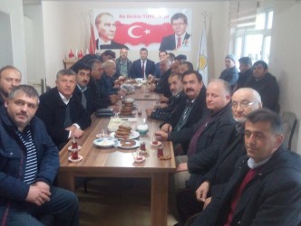 KÖY MUHTARLARINDAN AK PARTİYE ZİYARET