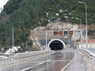 DİKKAT!!! TÜNELLERDE HIZ SINIRI 70 KM