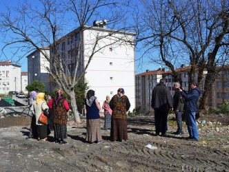 MAHALLE HALKI SOKAĞA DÖKÜLDÜ