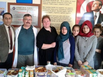 YETİM KARDEŞLERİ İÇİN KERMES DÜZENLEDİLER