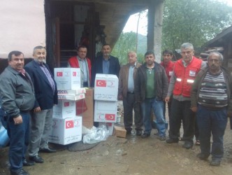 KIZILAYDAN EVİ YANAN AİLEYE YARDIM