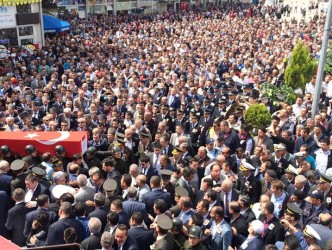 BİNLERCE KİŞİ ŞEHİDİMİZİ UĞURLADI